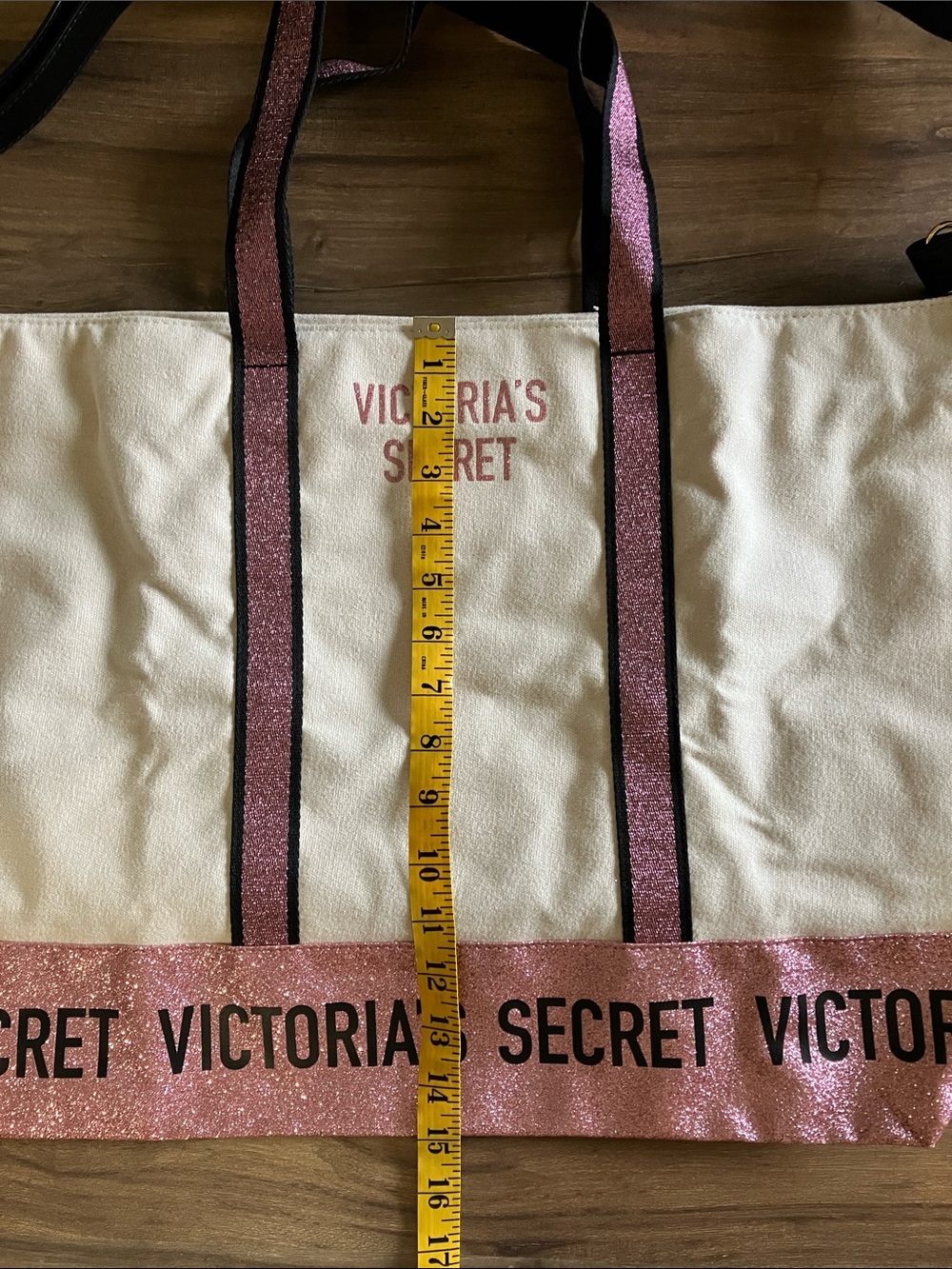 VICTORIA SECRET BUNDLE OF TOTES - Picture 2 of 15